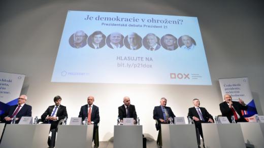 Debata prezidentských kandidátů. Zleva Jiří Drahoš, Marek Hilšer, Michal Horáček, Pavel Fischer, Vratislav Kulhánek, Jiří Hynek a Petr Hannig