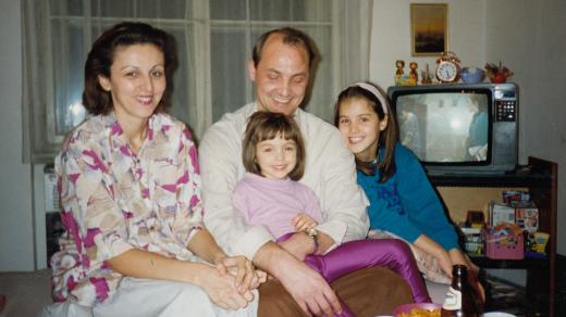 Rodinná fotografie Ediba Jaganjace v Praze (1994)