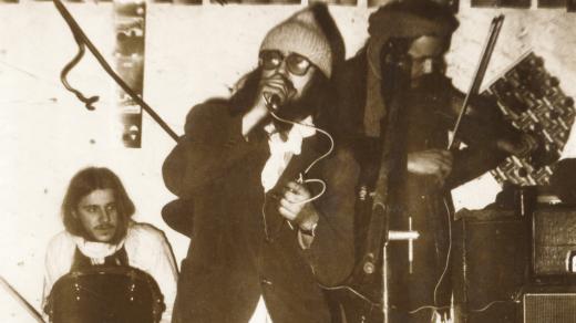 Karel Havelka, frontman skupiny Hymen and deflorace band, 1979