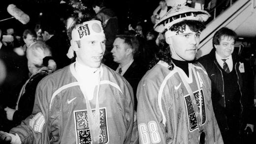 Dominik Hašek a Jaromír Jágr po návratu z OH v Naganu 1998