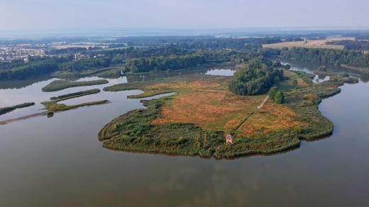 Letecký pohled na soustavu rybníků na Bohdanečsku