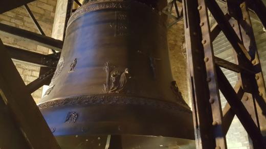 Zvon Zikmund, největší zvon u nás