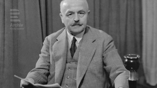 Zdeněk Wirth v rozhlasovém studiu (9. 6. 1939)