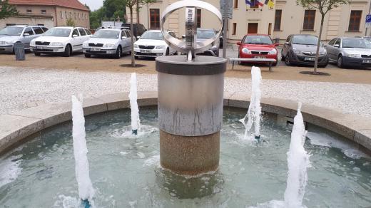 Laserová fontána v Dolních Břežanech