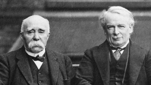 George Clemenceau (vlevo) a David Lloyd-George, premiéři Francie a Velké Británie na konci první světové války