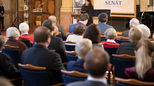 Monika Mihaličková na vzpomínkovém setkání v Senátu u příležitosti Dne památky obětí holocaustu a předcházení zločinům proti lidskosti