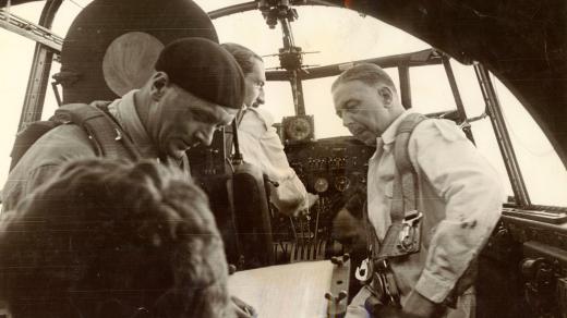 Posádka během testu letadla Avro Lancaster, 1942