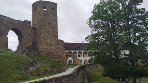 Hrad a zámek Velhartice