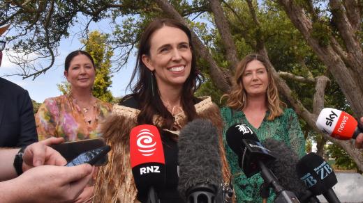 Novozélandská premiérka Jacinda Ardernová rezignovala