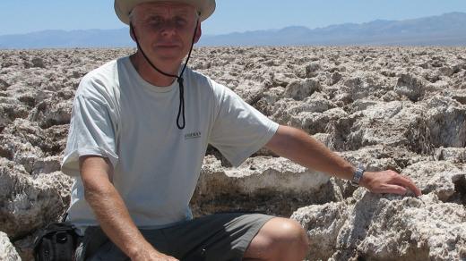 Hydrogeolog Zbyněk Hrkal v americkém Údolí smrti, kde nepršelo několik let