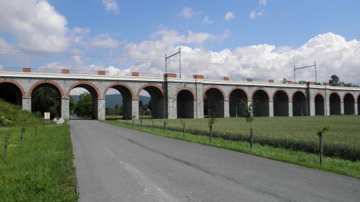 Jezernický viadukt patří k nejnavštěvovanějším místům obce
