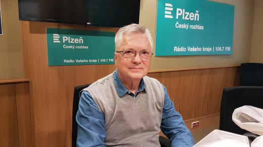 Ing. Zdeněk Sluka - sběratel a majitel rozsáhlé sbírky kalamářů