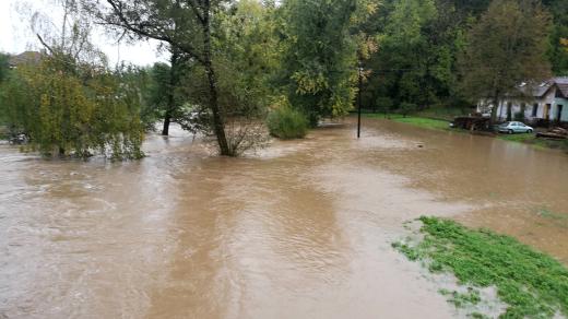 Rozvodněná řeka Třebůvka v Lošticích 14 10. 2020