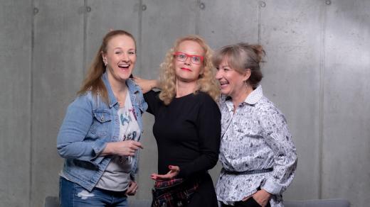 Polední sirény Jitka Asterová, Linda Finková a Sandra Pogodová