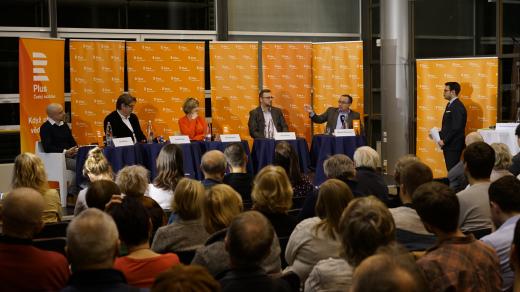 Účastníci veřejné debaty Českého rozhlasu Plus debatovali o budoucnosti Číny