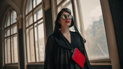 Katarzia s Bodybag a brýlemi Alexmonhart na KVIFF 2019 