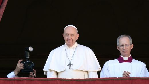 Papež František udělil věřícím požehnání Urbi et orbi