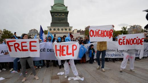 Demonstrace proti ujgurské genocidě (Paříž)