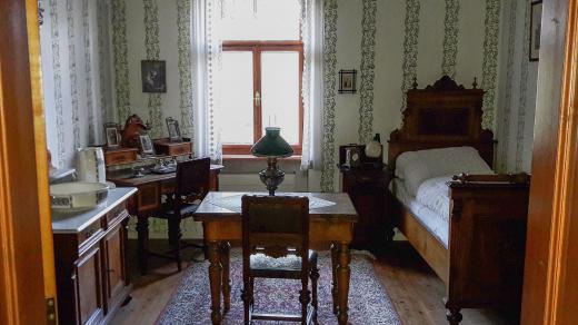 Část Janáčkova domu je zachovaná v co nejvěrnější podobě i s původním interiérem a nábytkem
