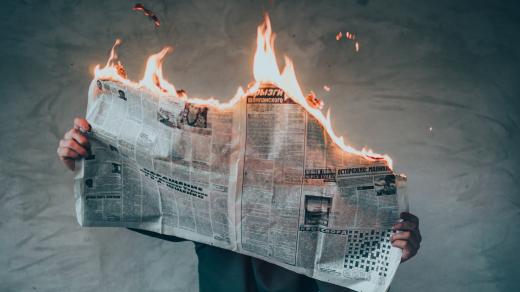 Hořící noviny