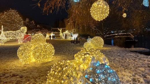 Ve světelném parku ve Žlutých lázních se krásně vánočně naladíte
