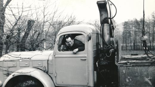 Miroslav Hampl jako řidič stavebního podniku (1960)