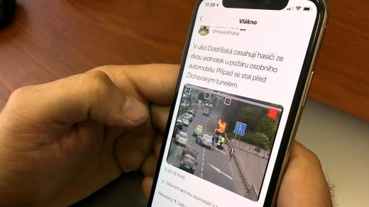 Mluvčí pražských hasičů mění na sociálních sítích komunikaci s veřejností 