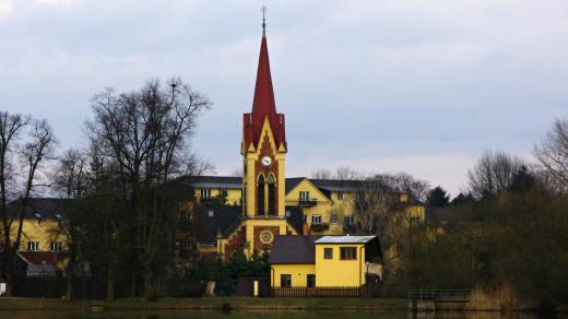 Kostelní věž evangelického chrámu patří k dominantám Zábřeha