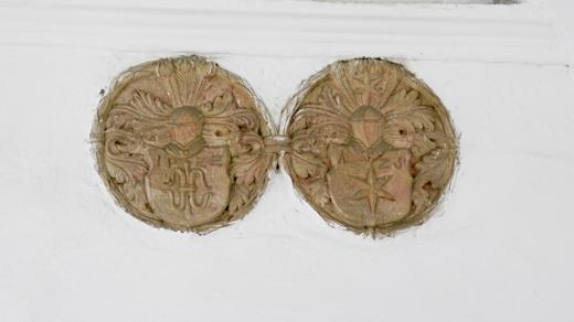 Erbovní desky v zámečku 