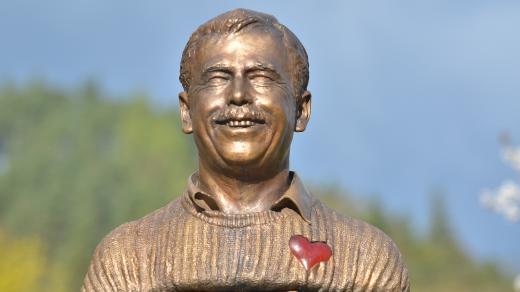 Václav Havel, busta, Letovice autora Kryštofa Hoška