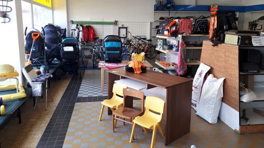 Zboží v zábřežském re-use bazaru