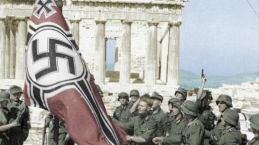 Němečtí vojáci na athénské Akropoli (kolorizováno)