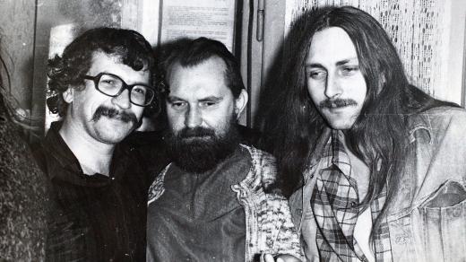 Egon Bondy a I. M. Jirous a Pavel Zajíček, klukovice 1975
