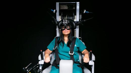 Židle určená pro diagnostiku příznaků připomínajících “havanský syndrom“