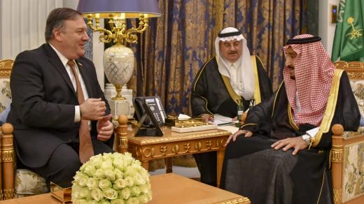 Americký ministr zahraničí Mike Pompeo a saúdský král Salmán