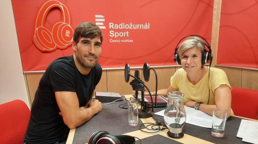 Moderní pětibojař David Svoboda a Kateřina Neumannová ve studiu Radiožurnálu Sport