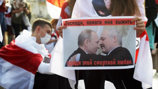 Demonstrace proti ruskému prezidentovi Vladimirovi Putinovi a běloruskému prezidentovi Alexandrovi Lukašenkovi
