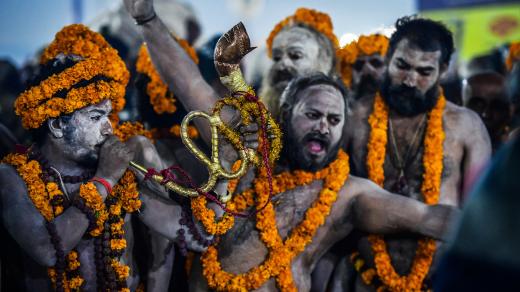 Hinduistická pouť ke břehům řeky Gangy