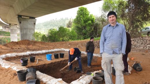 Docent Filip Čapek na místě vykopávek
