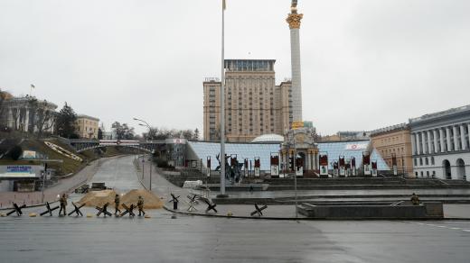 Protitankové zábrany na Náměstí nezávislosti v Kyjevě