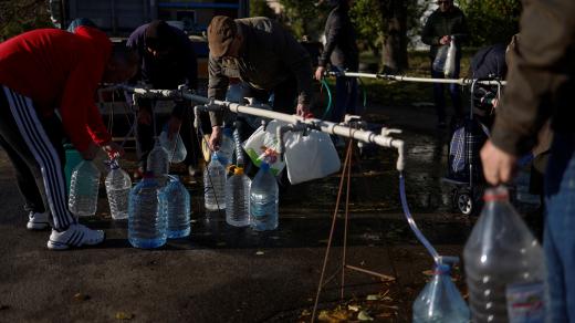 Rusko podle BBC záměrně připravilo Mykolajiv před půl rokem o pitnou vodu