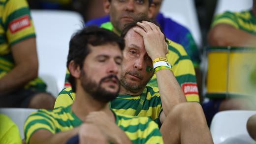 Smutní brazilští fanoušci po porážce ve čtvrtfinále