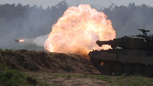 Polský tank Leopard 2 na cvičení Bemowo Piski