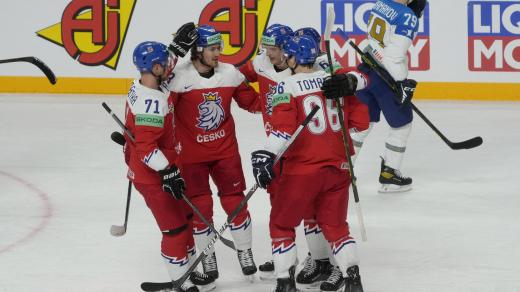 Čeští hokejisté mají na šampinátu po třech zápasech na svém kontě dvě výhry a jednu porážku