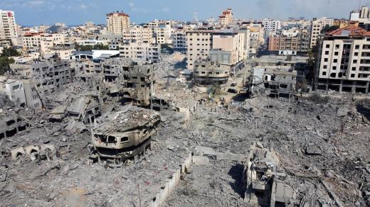 Domy zničené izraelskými údery ve městě Gaza (foto z 10. 10. 2023)