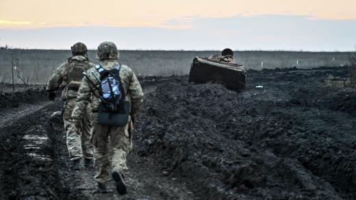 Ukrajinští vojáci na předměstí Robotyne v Záporožské oblasti na jihovýchodě Ukrajiny (fotografie z 21. února 2024)