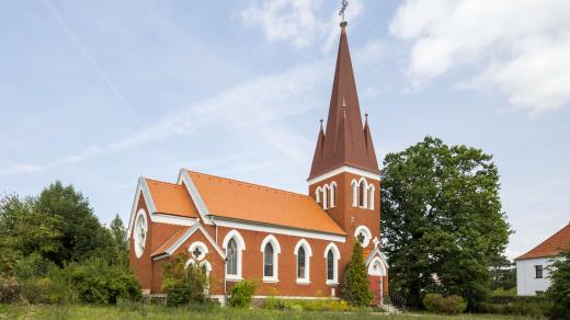 Kadaň Evangelický kostel sv. Petra a Pavla 1903, dnes patří evangelické církvi husitské