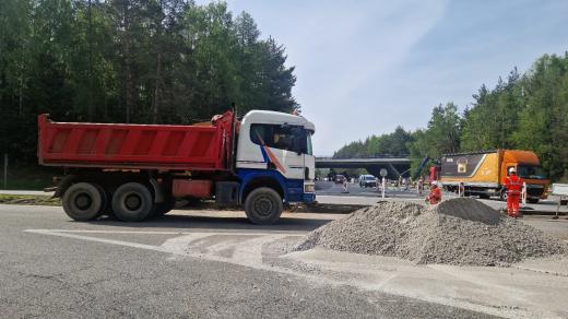 Stavba okružní křižovatky na přivaděči na D1 u Jihlavy začala