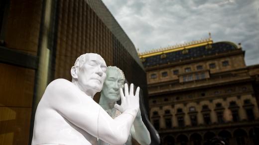 Jiří Kylián Moving Still