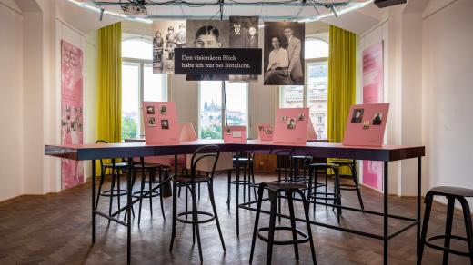 Výstava Fotoalbum rodiny Kafkových v pražském Goethe-Institutu